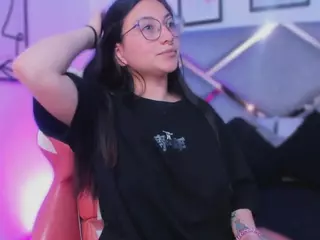 Lucy Joness's Live Sex Cam Show