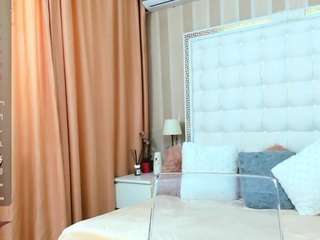 kinkyofficee Live Webcam on CamSoda