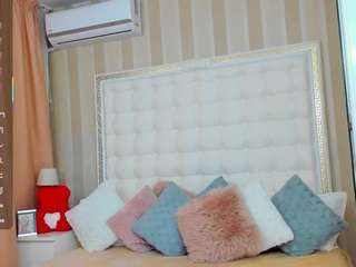 kinkyofficee webcam model