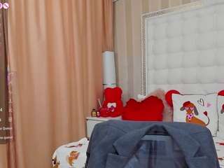 kinkyofficee Live Webcam on CamSoda