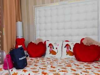 kinkyofficee's CamSoda show and profile