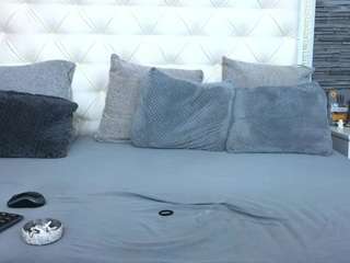 vanessa-rose's live room