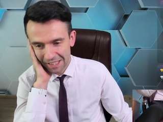 le modèle stevetiger est en webcam porno dans un show sur le site camsoda, il possède les tags suivants: average,bedroom,black hair,brown eyes,dildo,fetish,living room,orgasm,tease,hd