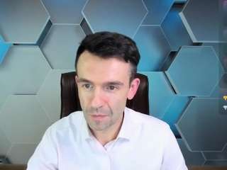 le modèle stevetiger est en webcam porno dans un show sur le site camsoda, il possède les tags suivants: average,bedroom,black hair,brown eyes,dildo,fetish,living room,orgasm,tease,hd