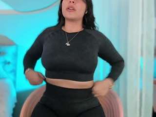 HOTTIE NICOLLE