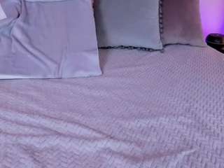 nicolle-w live webcam show