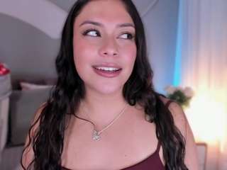 Curvy Nicolle live webcam show