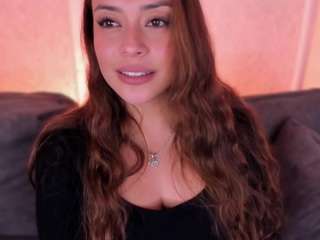 Curvy Nicolle