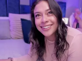 NICOLLE W's Live Sex Cam Show