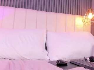 anaisclark Naked live webcam