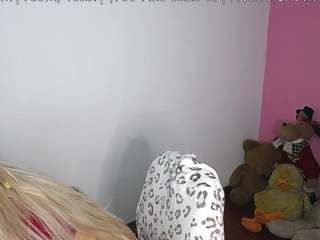 Explore CamSoda's interesting Emerald00 in her attractive live event emerald00 from CamSoda