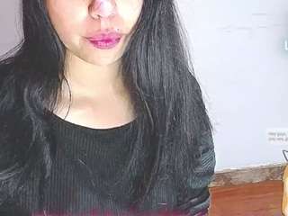 emerald00, female webcam model,  years old, on live webcam