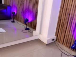 veronicadeleon Live Webcam on CamSoda