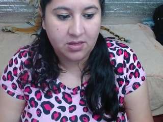 emily-nessa live cam profile