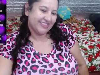 EMILY-NESSA live cam preview