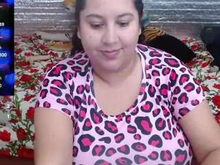 EMILY-NESSA live cam preview
