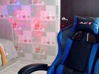 korolek12 Live Webcam on CamSoda