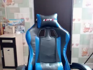 Korolek12's Live Sex Cam Show