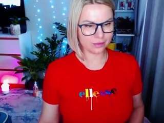Image 1 of monalisag, female webcam model,  years old, on live webcam