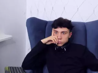 KevinEllisxXx's Live Sex Cam Show