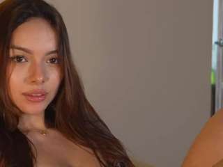 naomisainz live cam profile