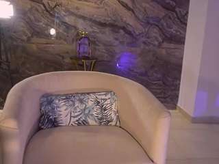 naomisainz live webcam show