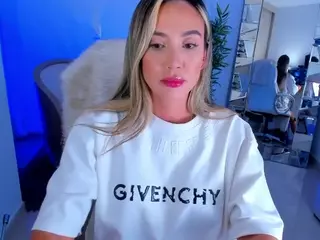 NiaBennet's Live Sex Cam Show