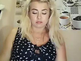 AmandaKinky's Live Sex Cam Show