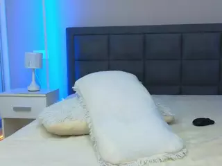 Kira's Live Sex Cam Show