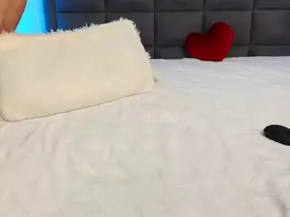 Kira's Live Sex Cam Show