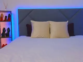 Kira's Live Sex Cam Show