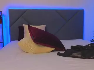Kira's Live Sex Cam Show