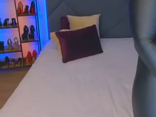 Kira's Live Sex Cam Show