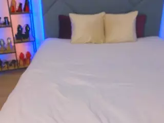 Kira's Live Sex Cam Show