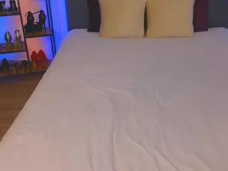 Kira's Live Sex Cam Show