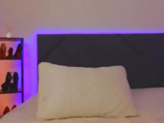 Kira's Live Sex Cam Show