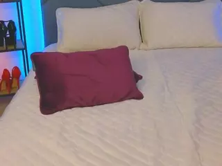 Kira's Live Sex Cam Show