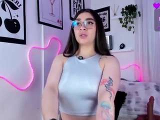 le modèle samiievans est en webcam porno dans un show sur le site camsoda, il possède les tags suivants: ahegao,ass,toys,teen 18,tease,tattoos,strip,spank,solo,pussy,nipple piercings,lush,lovense,living room,full-nudity,fingers,facial piercings,drinking,blowjob,ass-bouncing
