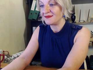 wondernadin's CamSoda show and profile