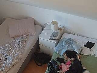 voyeurcam-julmodels-bed-7