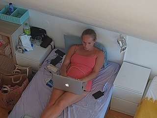 Pornici Uzivo camsoda voyeurcam-julmodels-bed-7