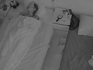 Cam Model Direct camsoda voyeurcam-julmodels-bed-7