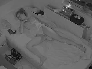 Free Nude Models camsoda voyeurcam-julmodels-bed-7