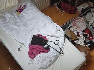 voyeurcam-julmodels-bed-7