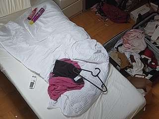 voyeurcam-julmodels-bed-7