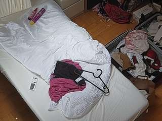 voyeurcam-julmodels-bed-7