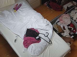 voyeurcam-julmodels-bed-7