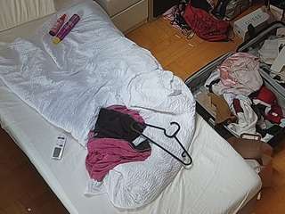 voyeurcam-julmodels-bed-7