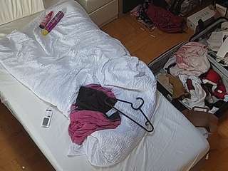 voyeurcam-julmodels-bed-7