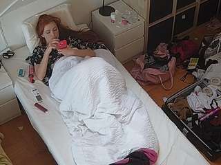 voyeurcam-julmodels-bed-7